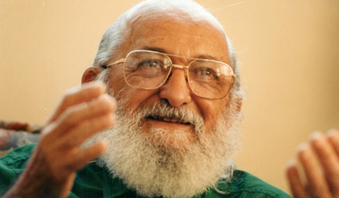 'Para o homem, produzir-se Ã© conquistar-se, conquistar sua forma humana', Paulo Freire