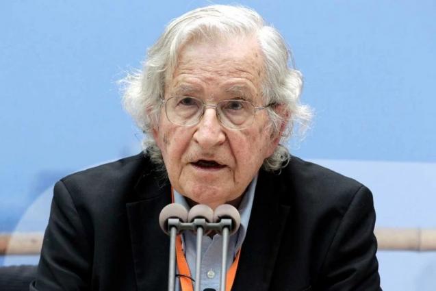 Noam Chomsky: 'Trump ameaça não deixar o cargo se não for reeleito'