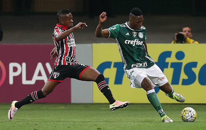 Palmeiras bate São Paulo e abre três pontos