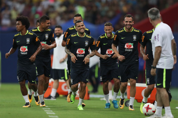Seleção Brasileira enfrenta Colômbia em busca da 10ª ...