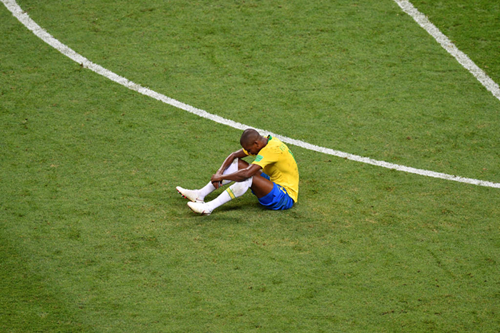 Fernandinho, após a partida, recebeu muitas críticas de torcedores em redes sociais.