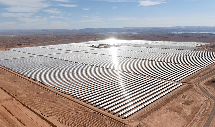 Um espaço de 355 km² do deserto, que se estende por mais de 9 milhões de km², seria suficiente para gerar 17,4 Terawatts de energia.