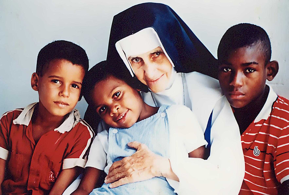 Irmã Dulce, conhecida como o anjo bom da Bahia, será canonizada no dia 13 de outubro.