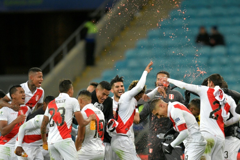 Peru surpreende, vence Chile e enfrenta Brasil na final