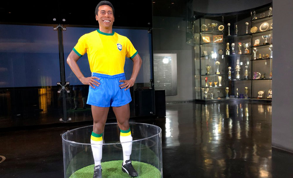 Estátua de cera de Pelé é inaugurada no Museu da Seleção Brasileira