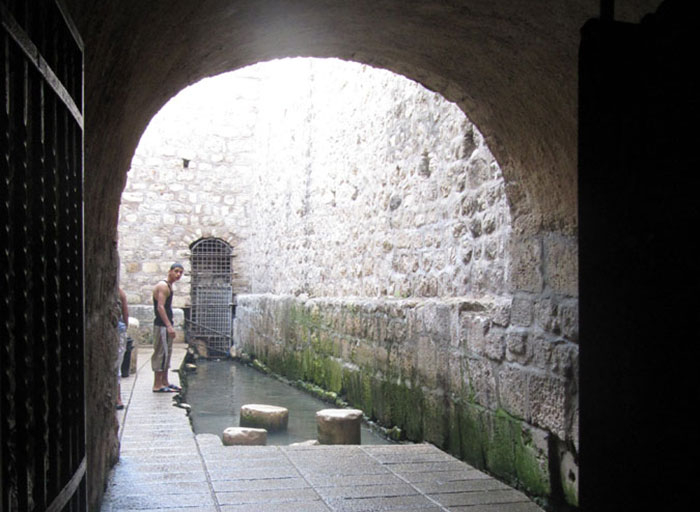 Piscina Bizantina de Siloé construída no final do túnel de Siloé no sec. 5º e que se acreditou ser a piscina do 2º Templo.