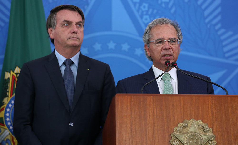 Governo Bolsonaro libera suspensão de contratos e redução de até ...