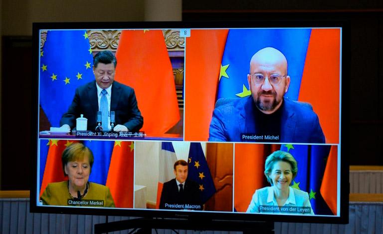 Xi Jinping, Charles Michel, Angela Merkel, Emmanuel Macron e Ursula von der Leyen, na reunião por videoconferência
