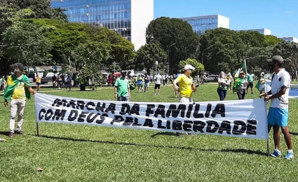 Brasília, São Paulo, Rio de Janeiro, Campo Grande, Belo Horizonte e outras cidades receberam atos e carreatas de grupos relativamente pequenos