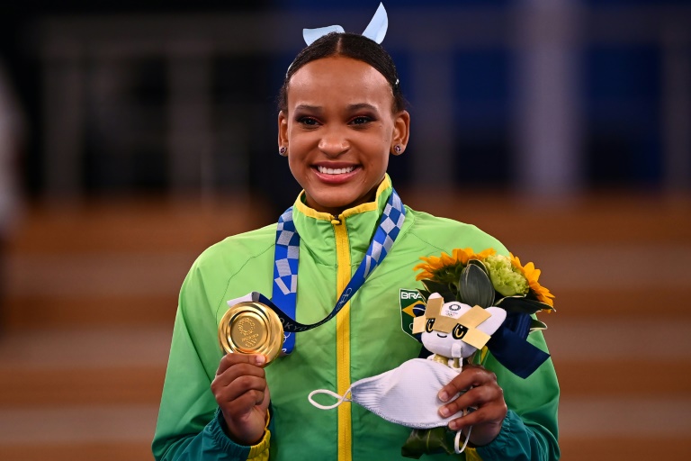 Rebeca Andrade e a medalha de ouro conquistada na prova de salto da ginástica artística no Jogos de Tóquio