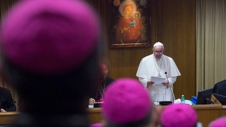 Francisco tem empreendido uma série de reformas no Vaticano para coibir corrupção e abuso de poder