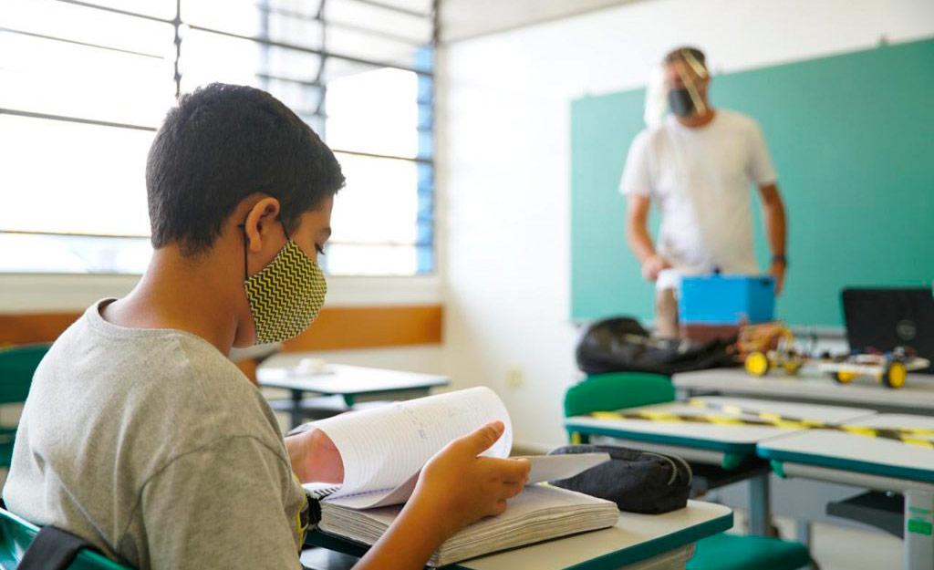 Fiocruz adverte que monitoramento deve ser constante entre os alunos e professores