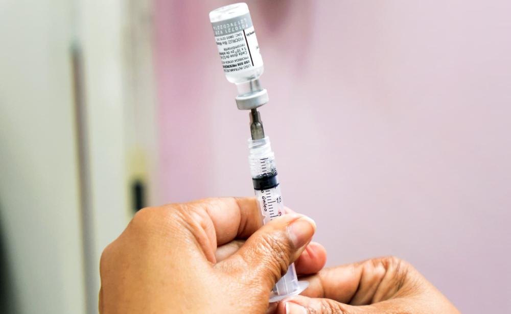 'Todas as vacinas em uso no Brasil tiveram condução de estudo de fase três de pesquisa clínica e já encerraram esta etapa', afirma o comunicado.