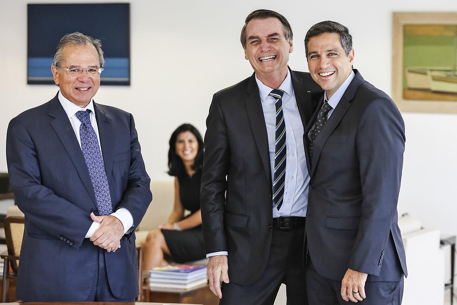 Ministro da Economia, Paulo Guedes, e presidente do Banco Central estão entre os nomes do 'Pandora Papers'