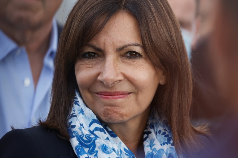 A prefeita de Paris, Anne Hidalgo, deve enfrentar o atual presidente Emmanuel Macron