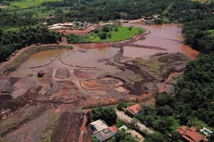 Rompimento da barragem deixou mais de 270 mortos