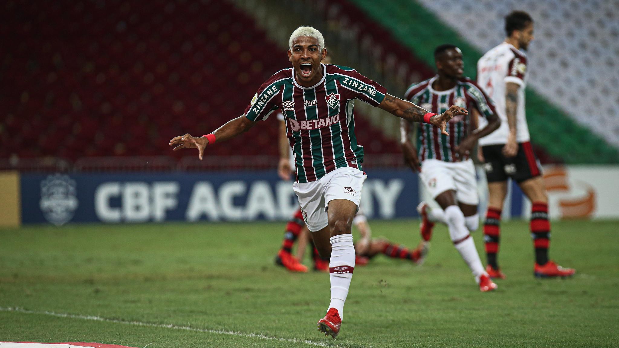 Fluminense não tomou conhecimento do Flamengo no Maracanã
