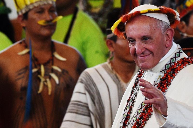 Papa Francisco em encontro com populações indígenas em visita ao Brasil