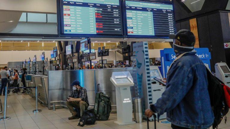 Painel anuncia voos cancelados no aeroporto de Joanesburgo