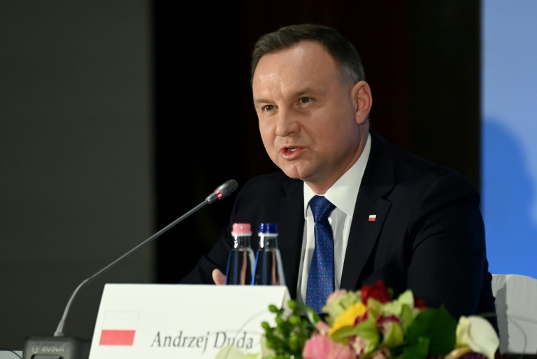 Presidente Andrzej Duda, em entrevista coletiva em 29 de novembro de 2021, em Budapeste