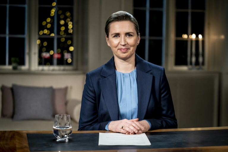 A primeira-ministra dinamarquesa, Mette Frederiksen, durante a gravação de seu discurso de Ano Novo à nação em Kongens Lyngby, Dinamarca, 30 de dezembro de 2021