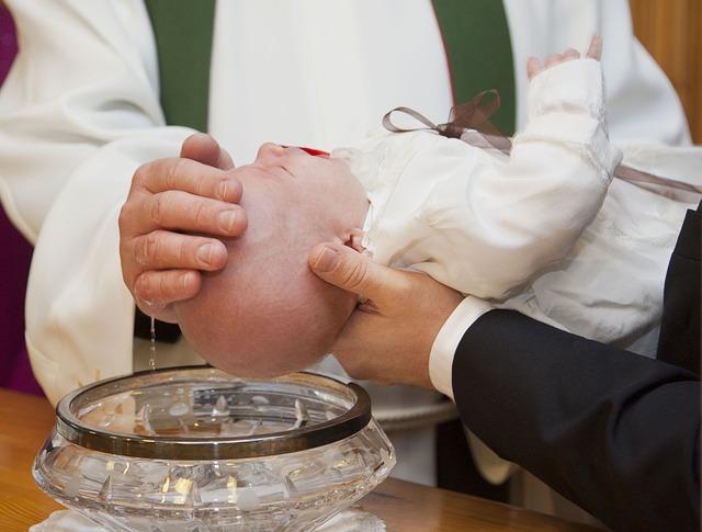 O batismo é o primeiro acontecimento público da vida de Jesus que os evangelhos nos narram
