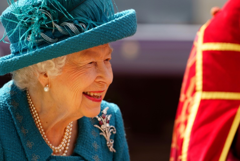 A rainha Elizabeth II em Manchester em 8 de julho de 2021