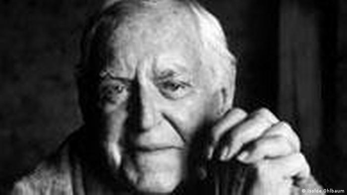 Ele morreu aos 101 anos em 13 de janeiro de 2012 em Munique