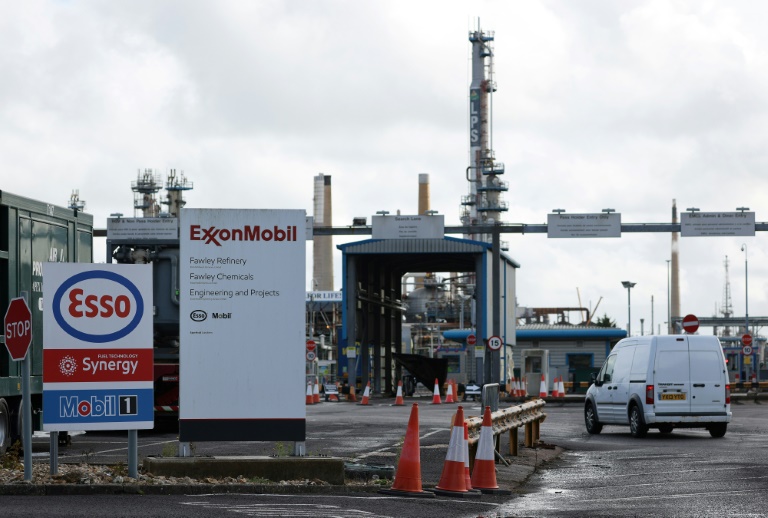 (Arquivo) Refinaria da ExxonMobil na Inglaterra