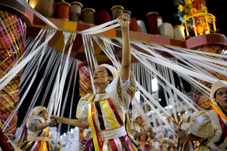 A  Portela se apresenta no Sambódromo do Rio de Janeiro durante o carnaval, em 5 de março de 2019