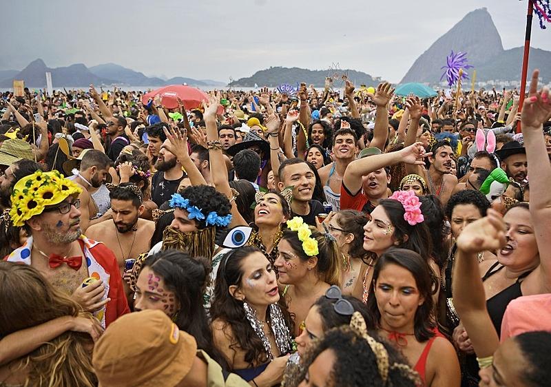 Além das festas, o carnaval deve levar grande fluxo de turistas para as praias