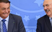 O presidente Jair Bolsonaro e o ministro da Educação, Milton Ribeiro, em 4 de fevereiro de 2022 no Palácio do Planalto (EVARISTO SA/AFP)