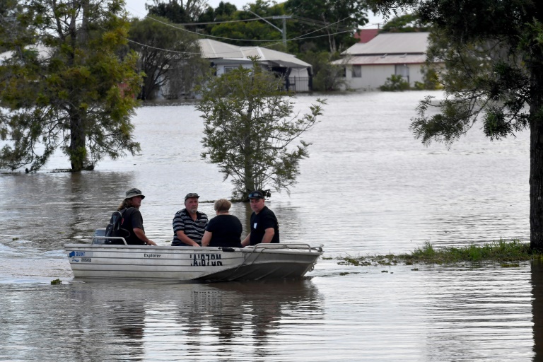 As inundações de fevereiro causaram a morte de 21 pessoas nos estados de Queensland e Nova Gales do Sul e levaram ao deslocamento de milhares de pessoas