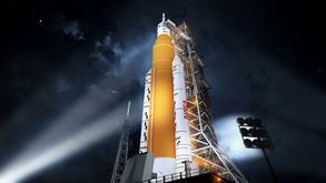 O novo foguete gigante da Nasa, o SLS, em outubro de 2020 (Handout/AFP)