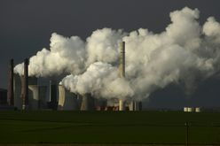 Central elétrica a carvão de Neurathm oeste da Alemanha, em janeiro de 2020 (Ina Fassbender/AFP)