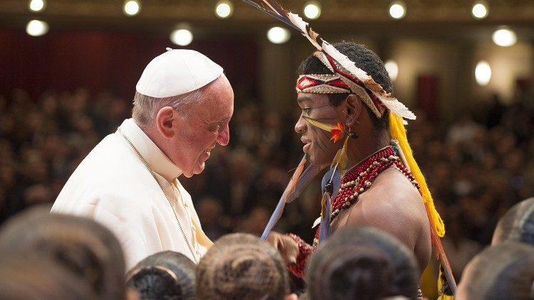 Papa Francisco coloca seu papado e sua missão sempre e eficazmente na esteira desse projeto denominado por alguns de humanismo integral