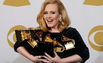 Depois de cinco anos, Adele volta aos palcos/ (AFP)