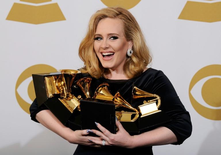 Depois de cinco anos, Adele volta aos palcos/