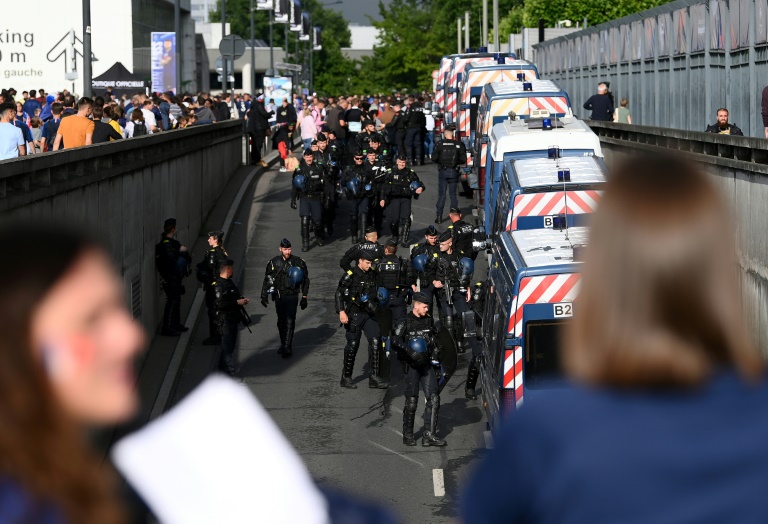La brutalité policière devient le thème de campagne des élections législatives françaises