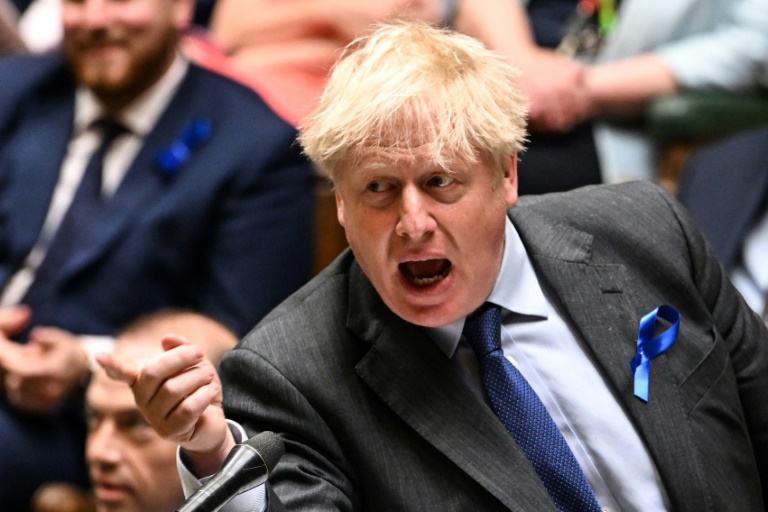 O primeiro-ministro britânico Boris Johnson no Parlamento em 22 de junho de 2022