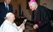 Dom Leonardo Steiner, arcebispo de Manaus com o Papa Francisco / (Vatican Media)
