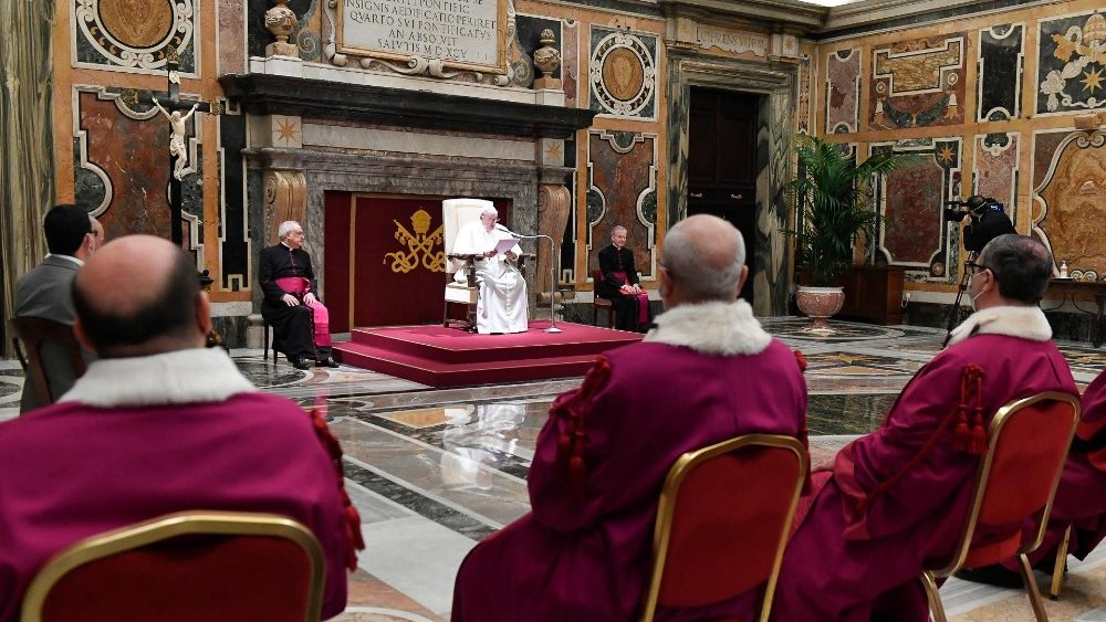 Audiência com o papa na Sala Clementina (Vatican Media)